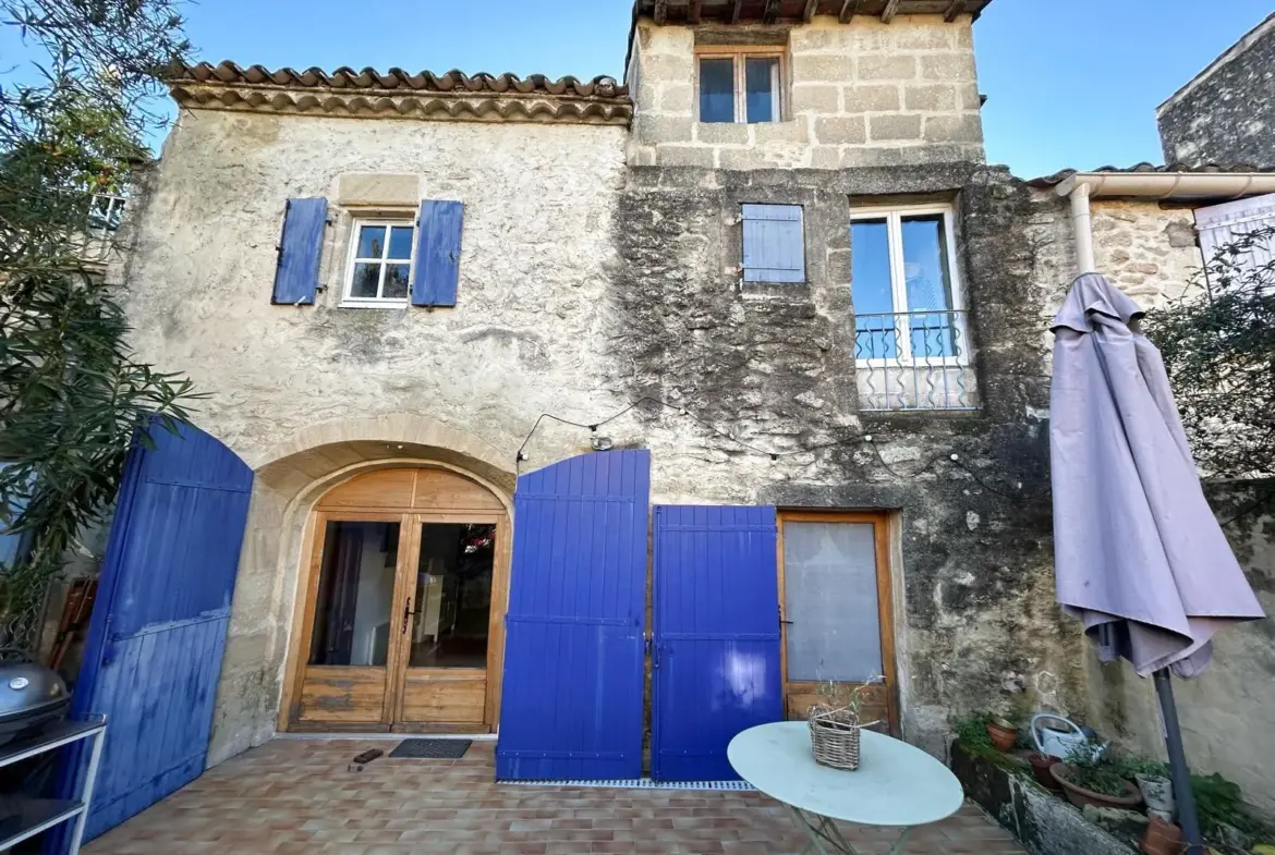 Charmante maison en pierre à vendre à Villevieille - 93 m² - 245 000 EUR 