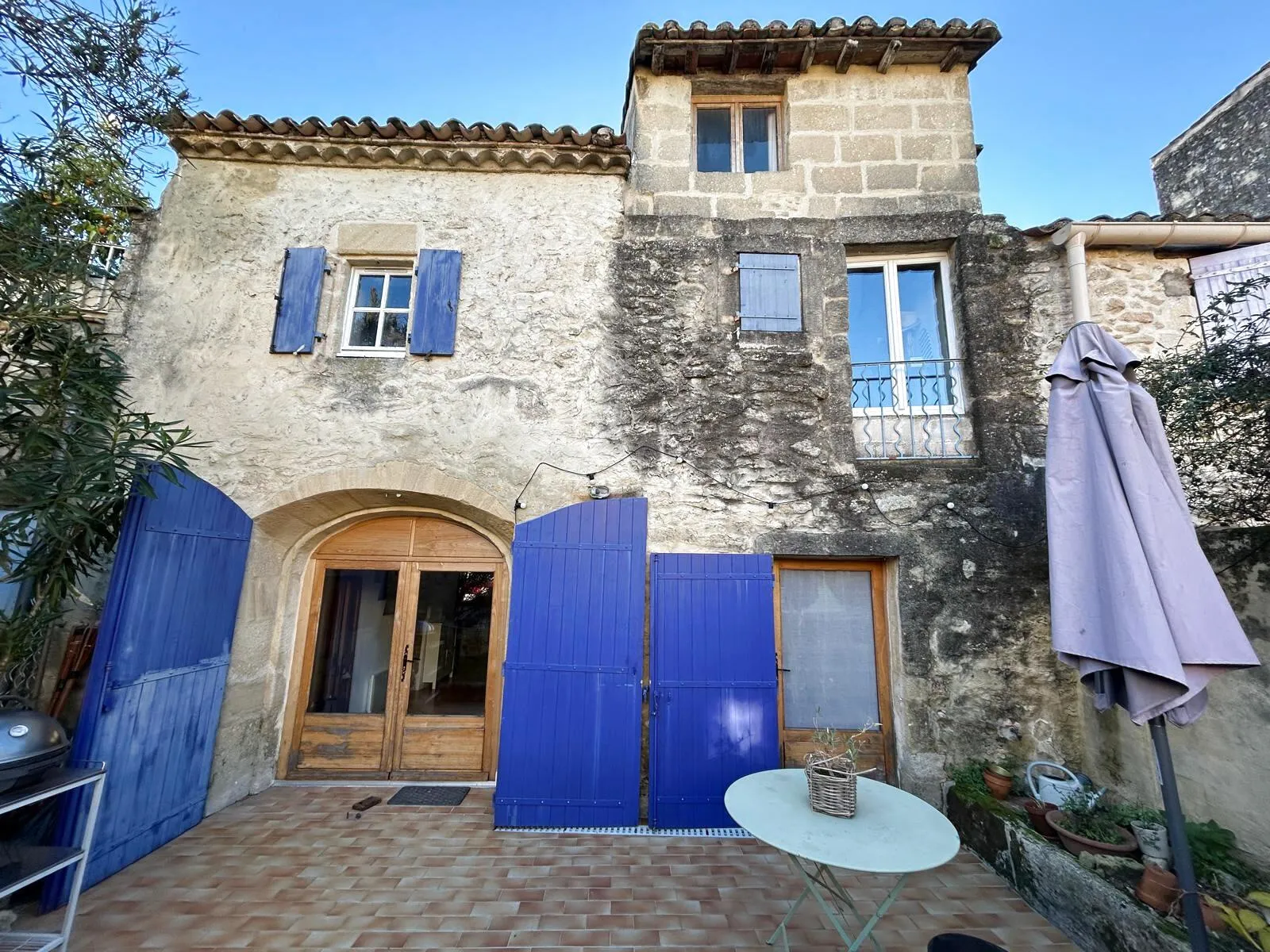 Charmante maison en pierre à vendre à Villevieille - 93 m² - 245 000 EUR 