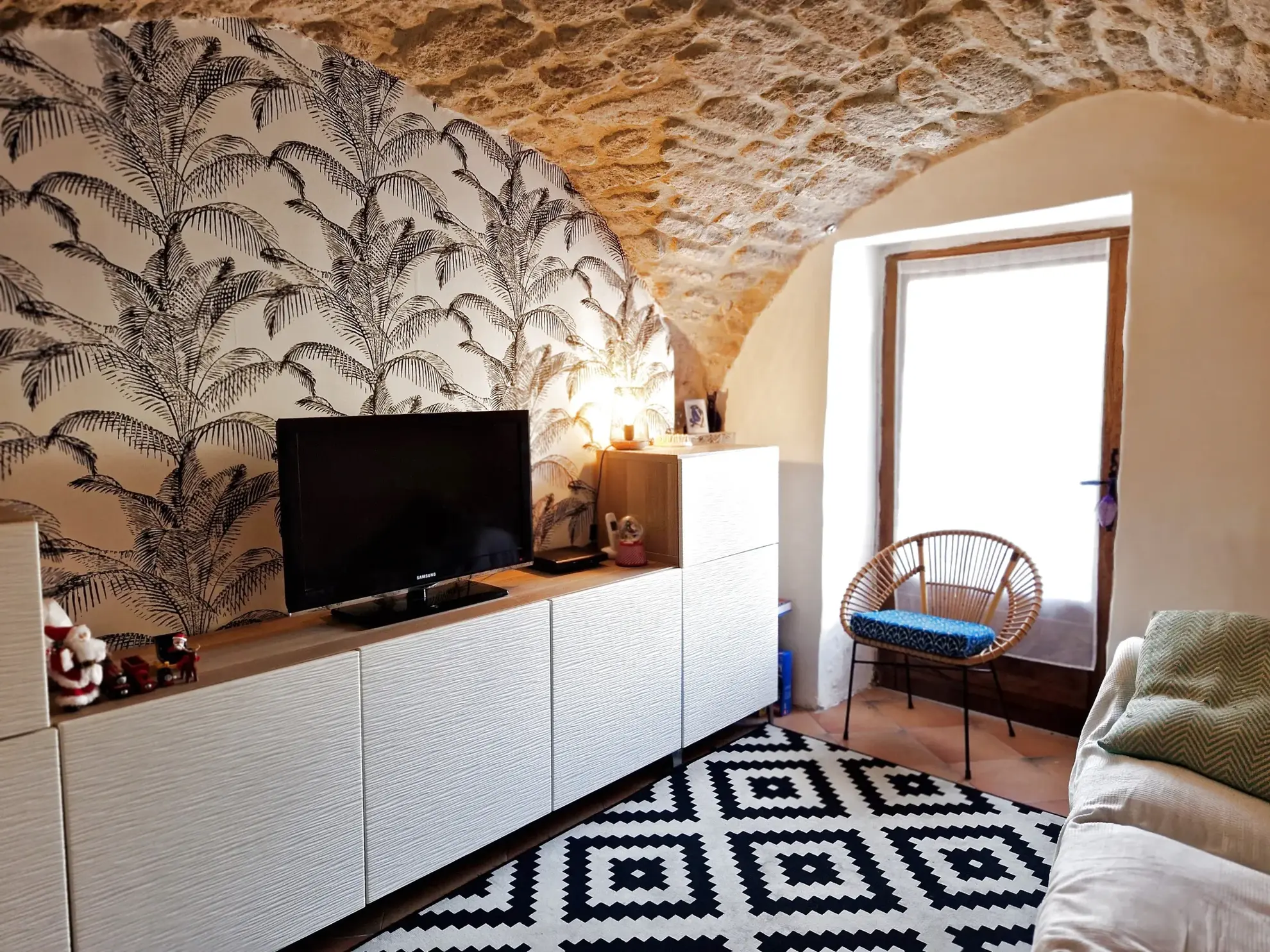Charmante maison en pierre à vendre à Villevieille - 93 m² - 245 000 EUR 