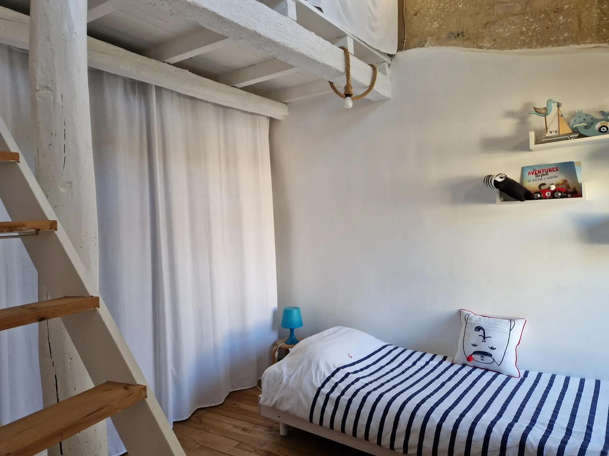 Charmante maison en pierre à vendre à Villevieille - 93 m² - 245 000 EUR 