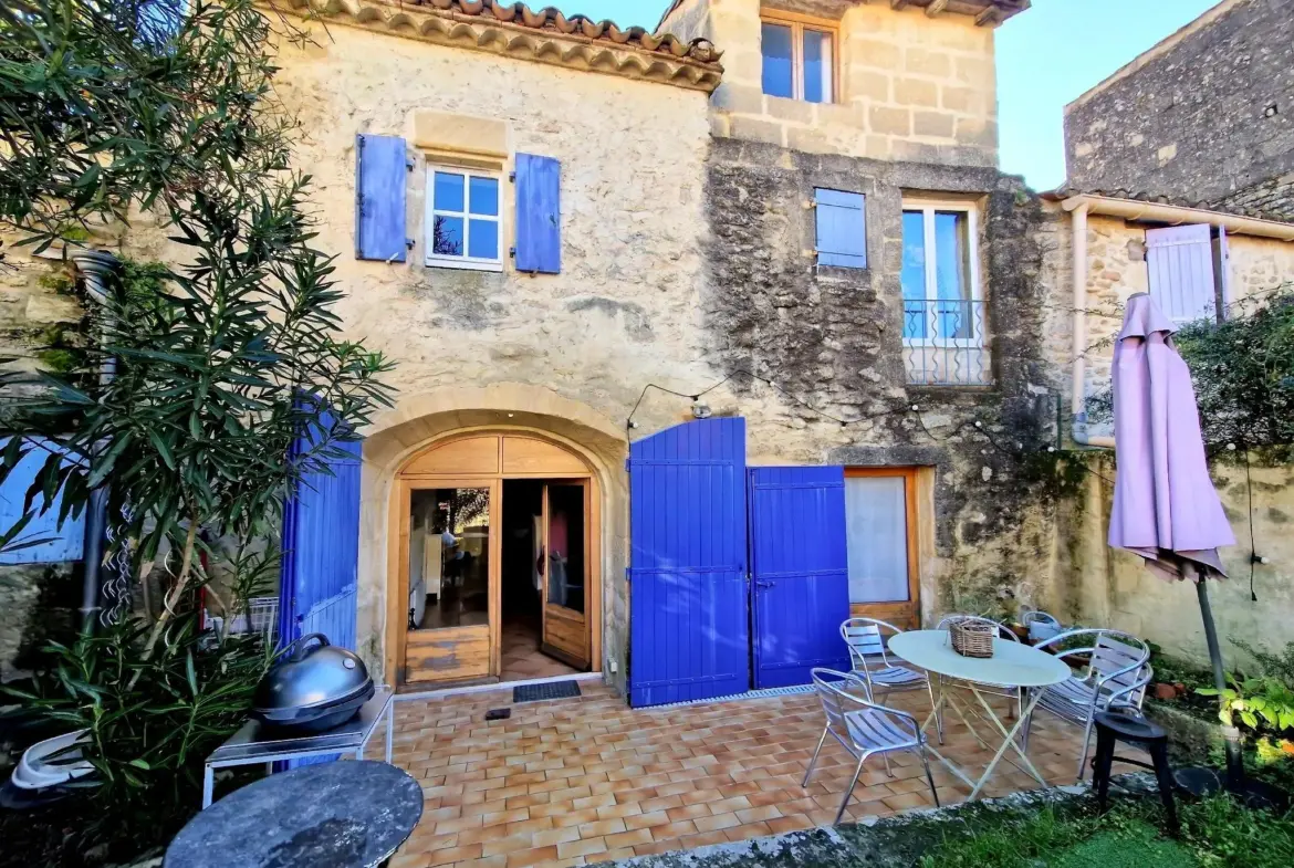Charmante maison en pierre à vendre à Villevieille - 93 m² - 245 000 EUR 