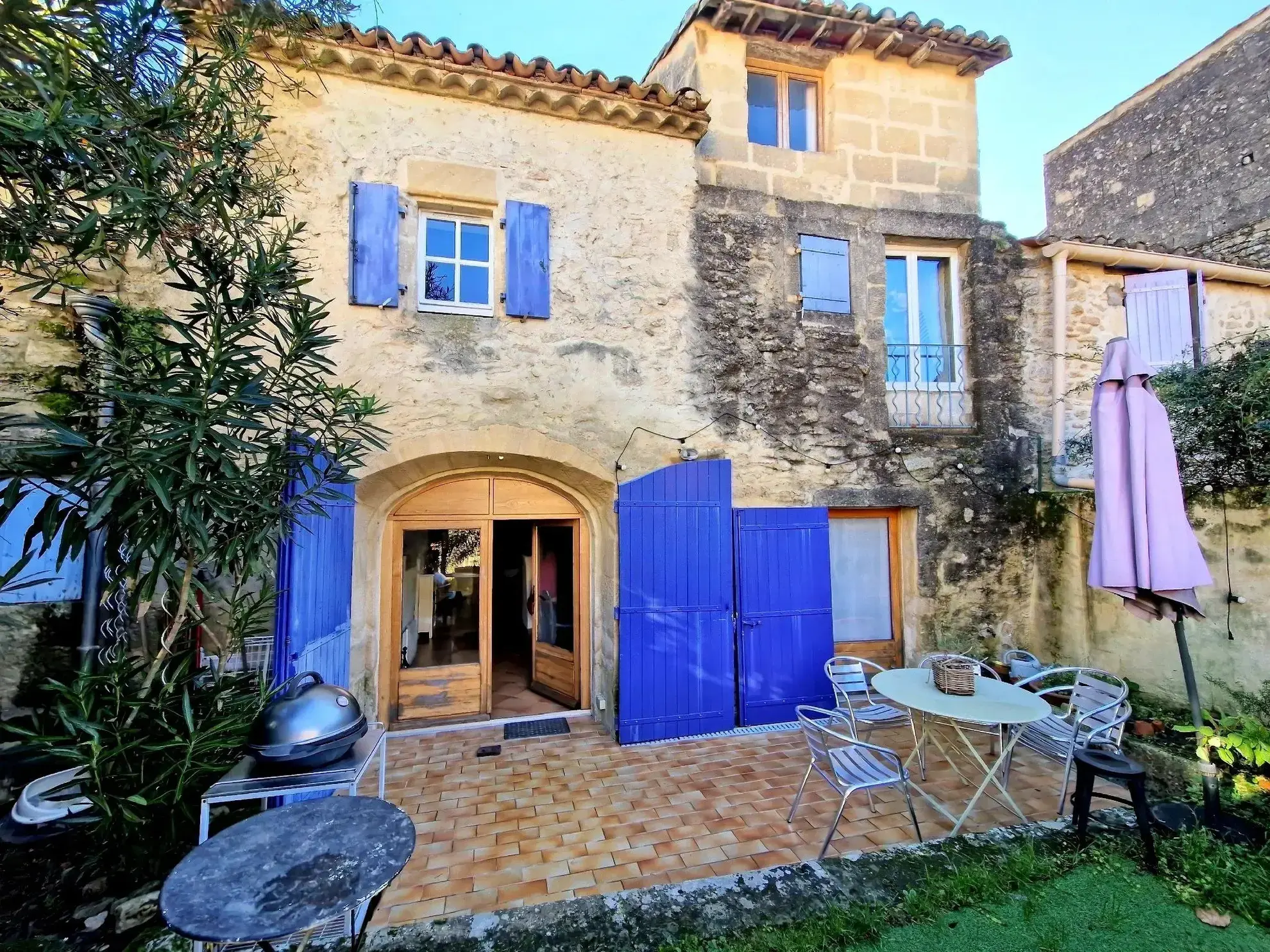 Charmante maison en pierre à vendre à Villevieille - 93 m² - 245 000 EUR 