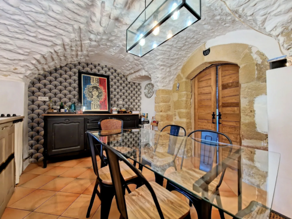 Charmante maison en pierre à vendre à Villevieille - 93 m² - 245 000 EUR 