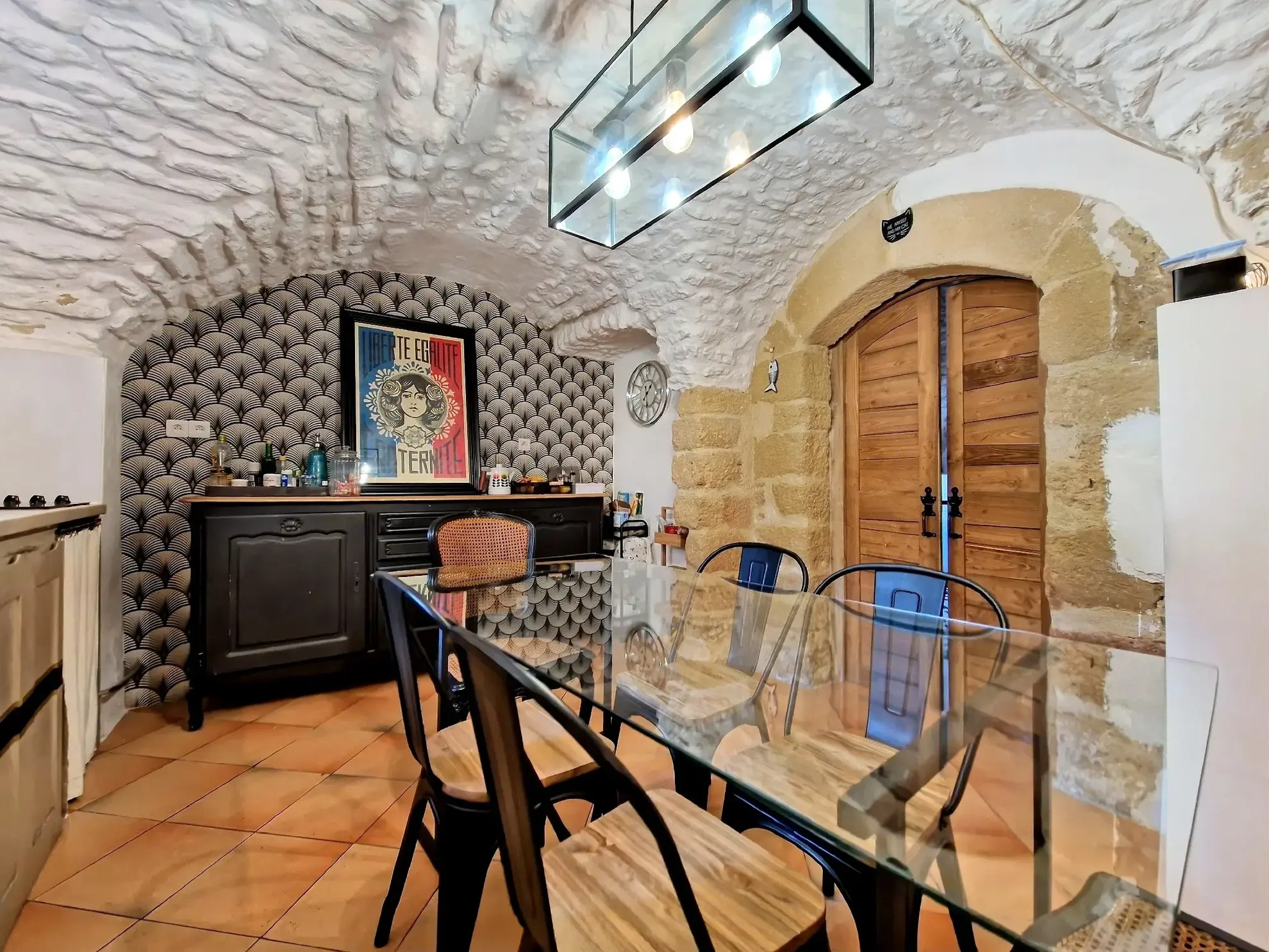 Charmante maison en pierre à vendre à Villevieille - 93 m² - 245 000 EUR 