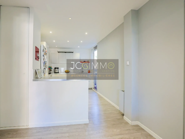 Appartement T5 à La Garde - 99 m² avec balcon, cave & parking 