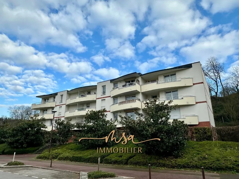 À vendre : Appartement F5 de 90 m² avec jardin privatif à Petit Couronne 