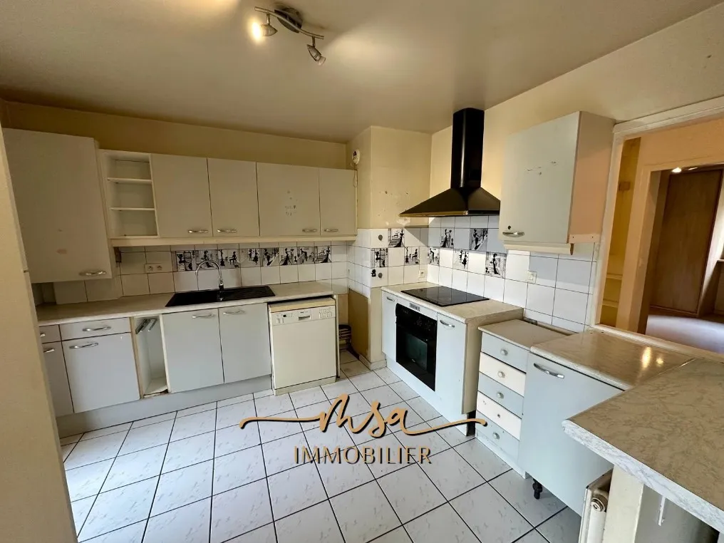 À vendre : Appartement F5 de 90 m² avec jardin privatif à Petit Couronne 
