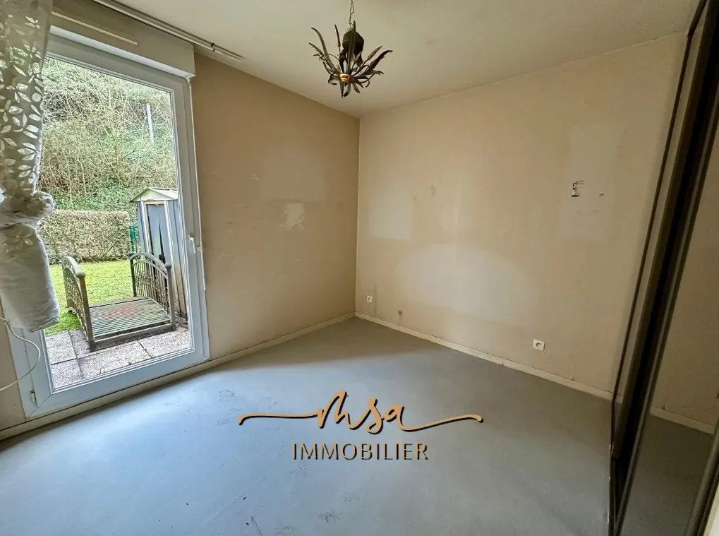 À vendre : Appartement F5 de 90 m² avec jardin privatif à Petit Couronne 