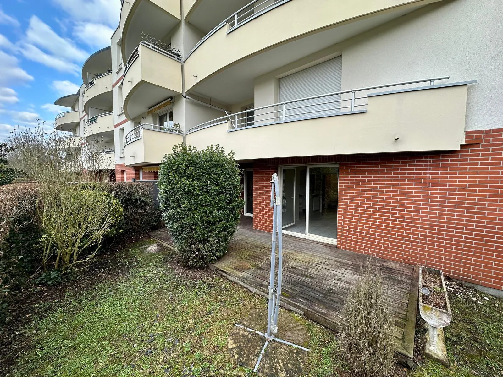 À vendre : Appartement F5 de 90 m² avec jardin privatif à Petit Couronne 