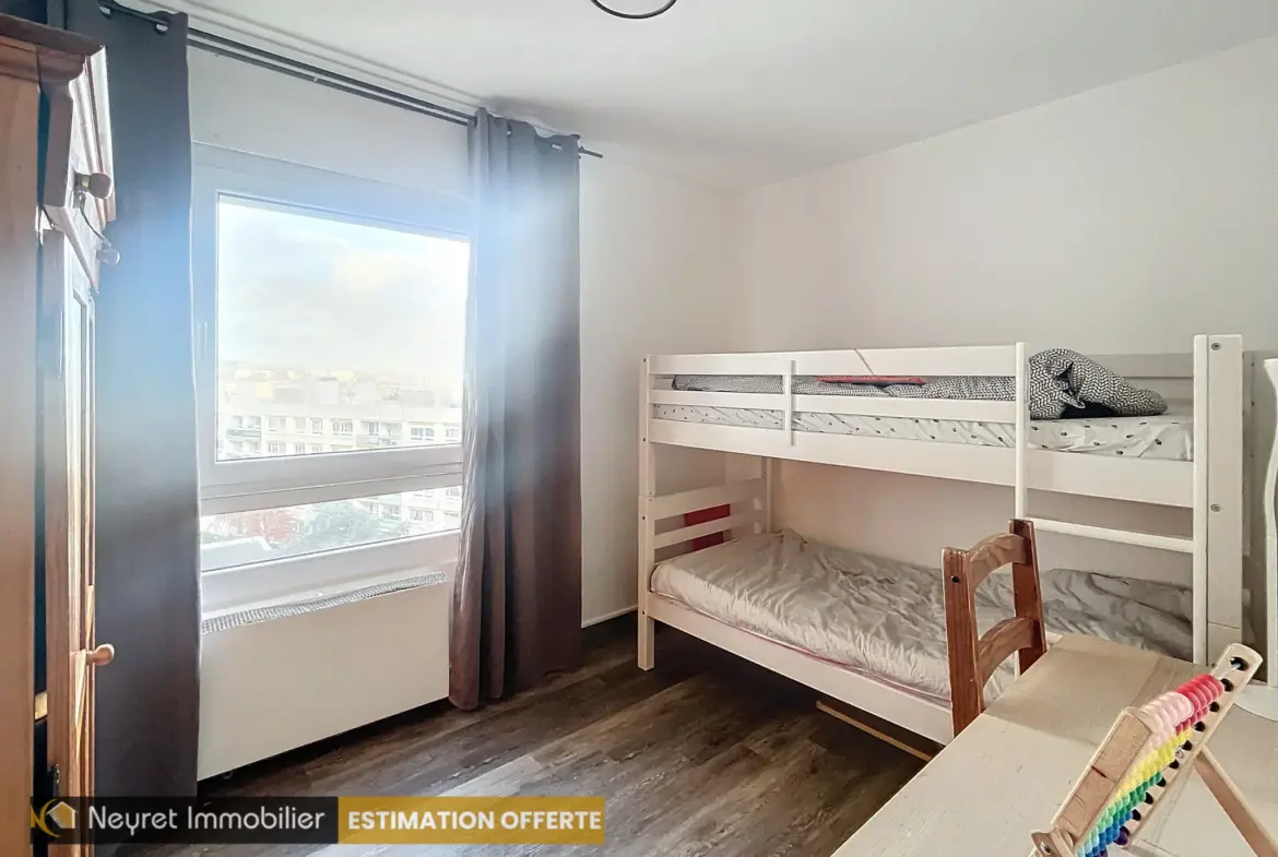 À vendre : Appartement T4 83,70 m² avec balcon à Oullins 