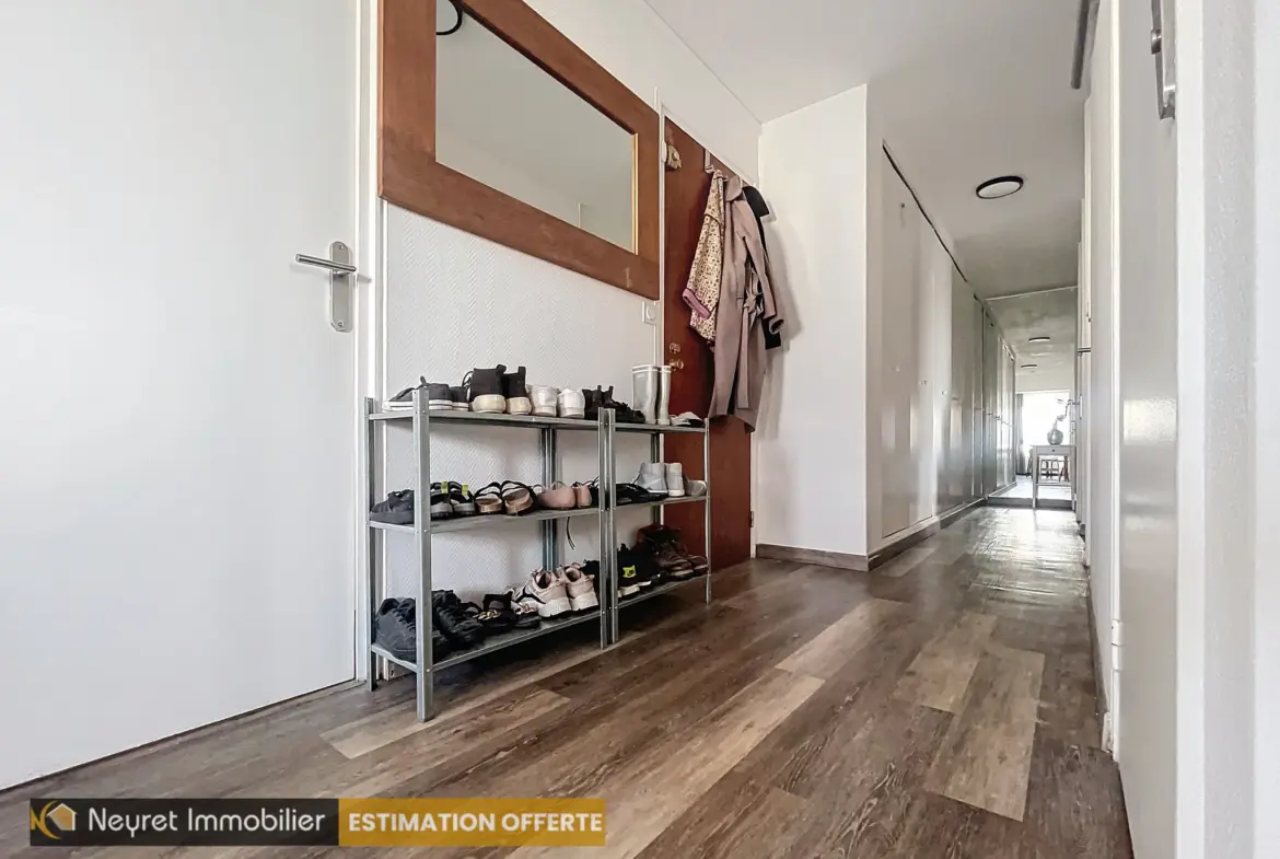 À vendre : Appartement T4 83,70 m² avec balcon à Oullins 
