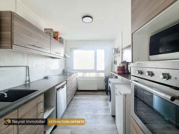 À vendre : Appartement T4 83,70 m² avec balcon à Oullins 