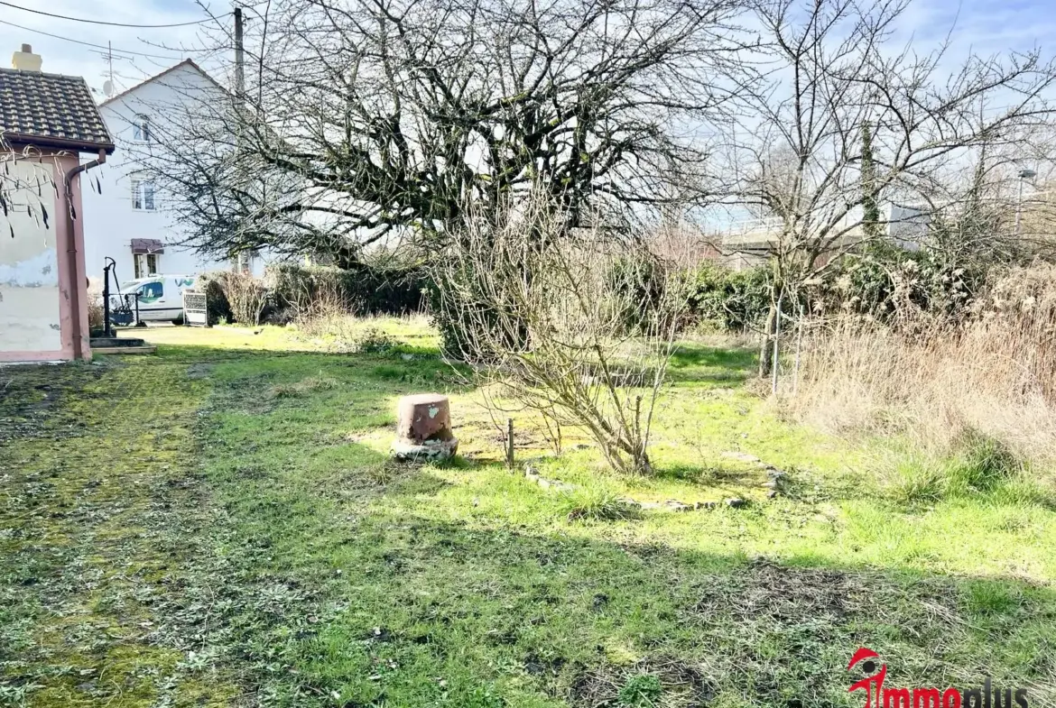 Maison à rénover à Riedisheim - 98 m² sur 9,30 ares 