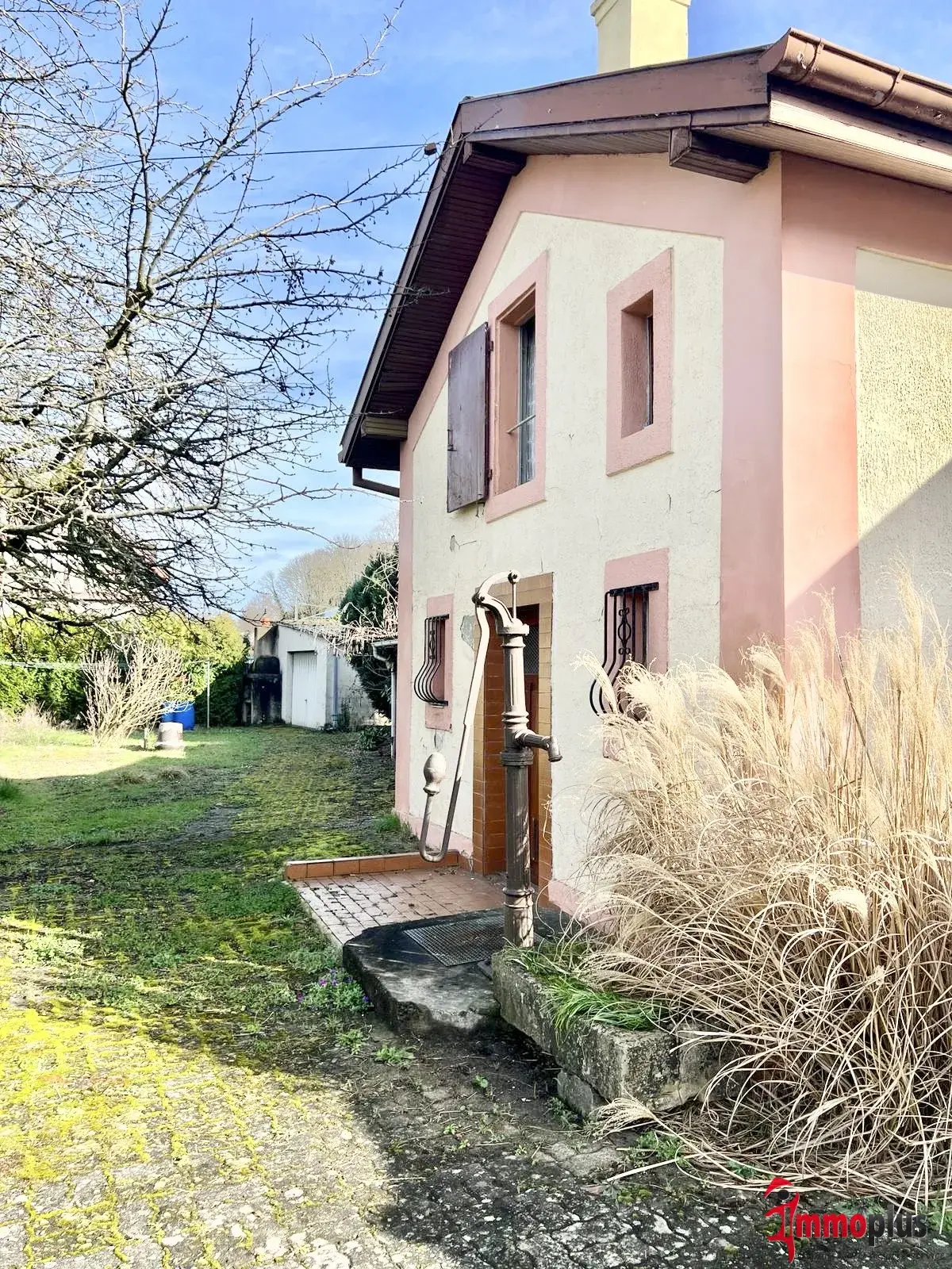 Maison à rénover à Riedisheim - 98 m² sur 9,30 ares 