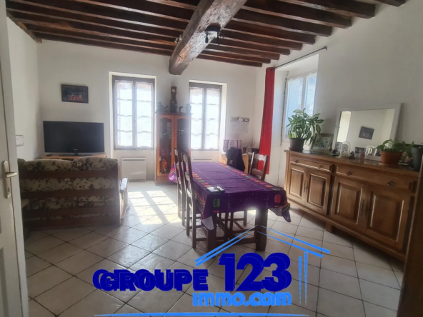 Maison à rénover à Champlost - 90 m² sur 5 000 m² de terrain 