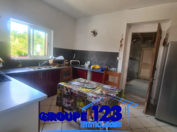 Maison à rénover à Champlost - 90 m² sur 5 000 m² de terrain 
