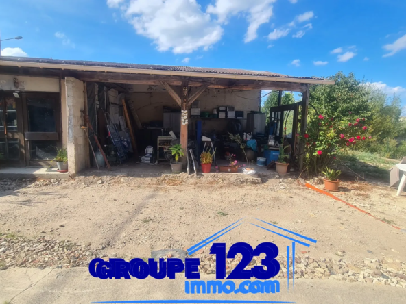 Maison à rénover à Champlost - 90 m² sur 5 000 m² de terrain 