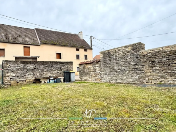Maison de village rénovée à Ruffey les Échirey (21490) 