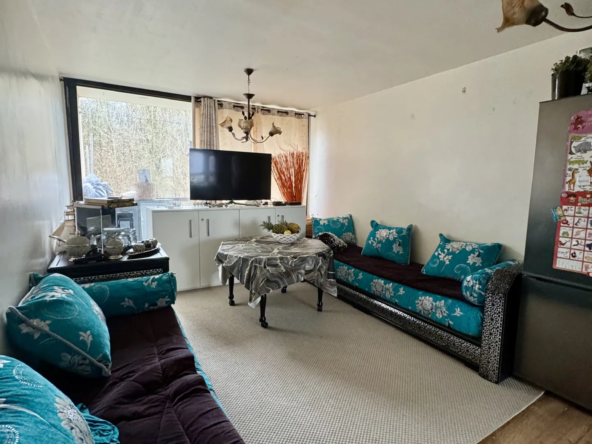 Appartement familial à Clichy-sous-Bois avec 3 chambres et parking 