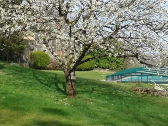 Maison de 195 m² avec vue imprenable sur la campagne à St Julien 