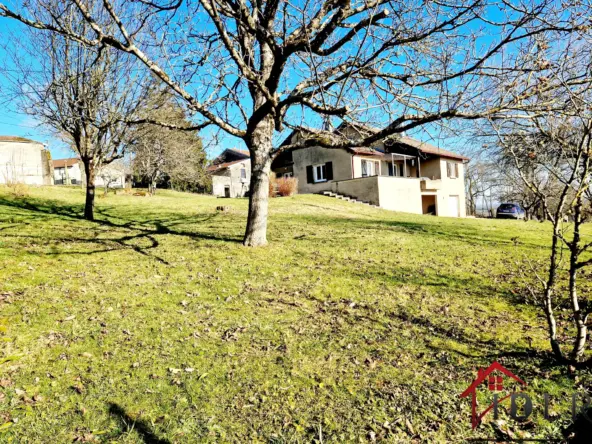 Maison de 195 m² avec vue imprenable sur la campagne à St Julien 
