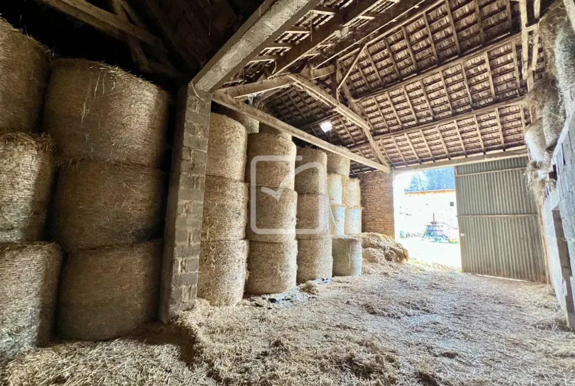 Grange à rénover de 200 m² à La Dornac 