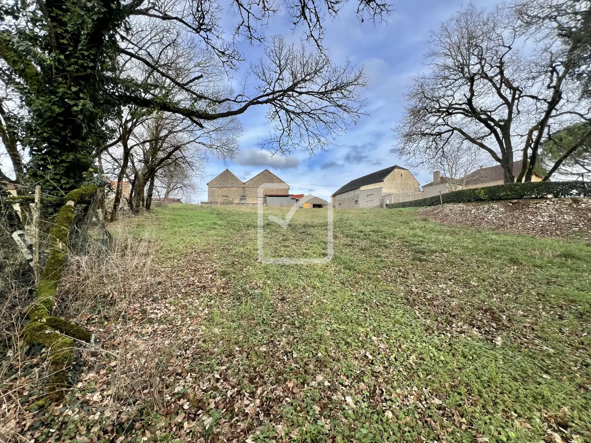 Grange à rénover de 200 m² à La Dornac 