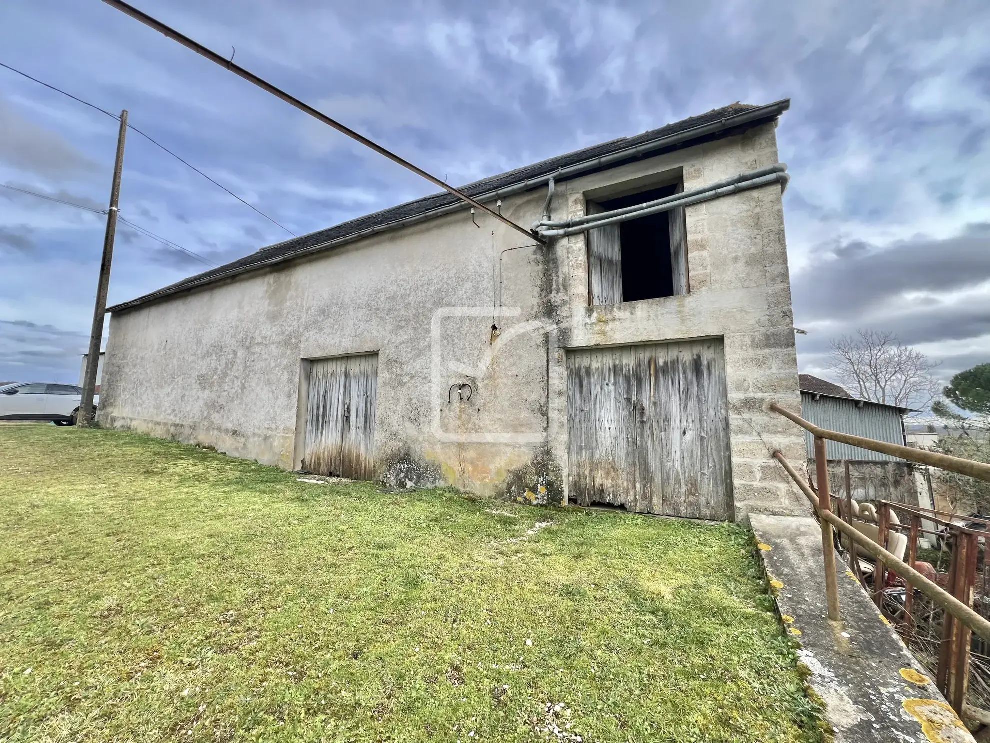 Grange à rénover de 200 m² à La Dornac 