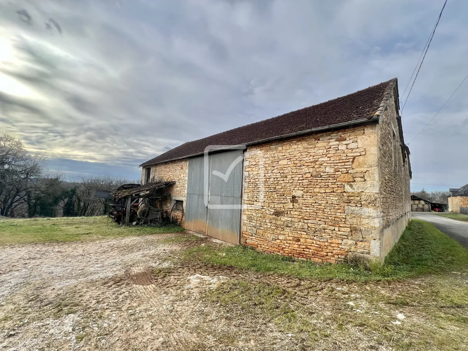 Grange à rénover de 200 m² à La Dornac 
