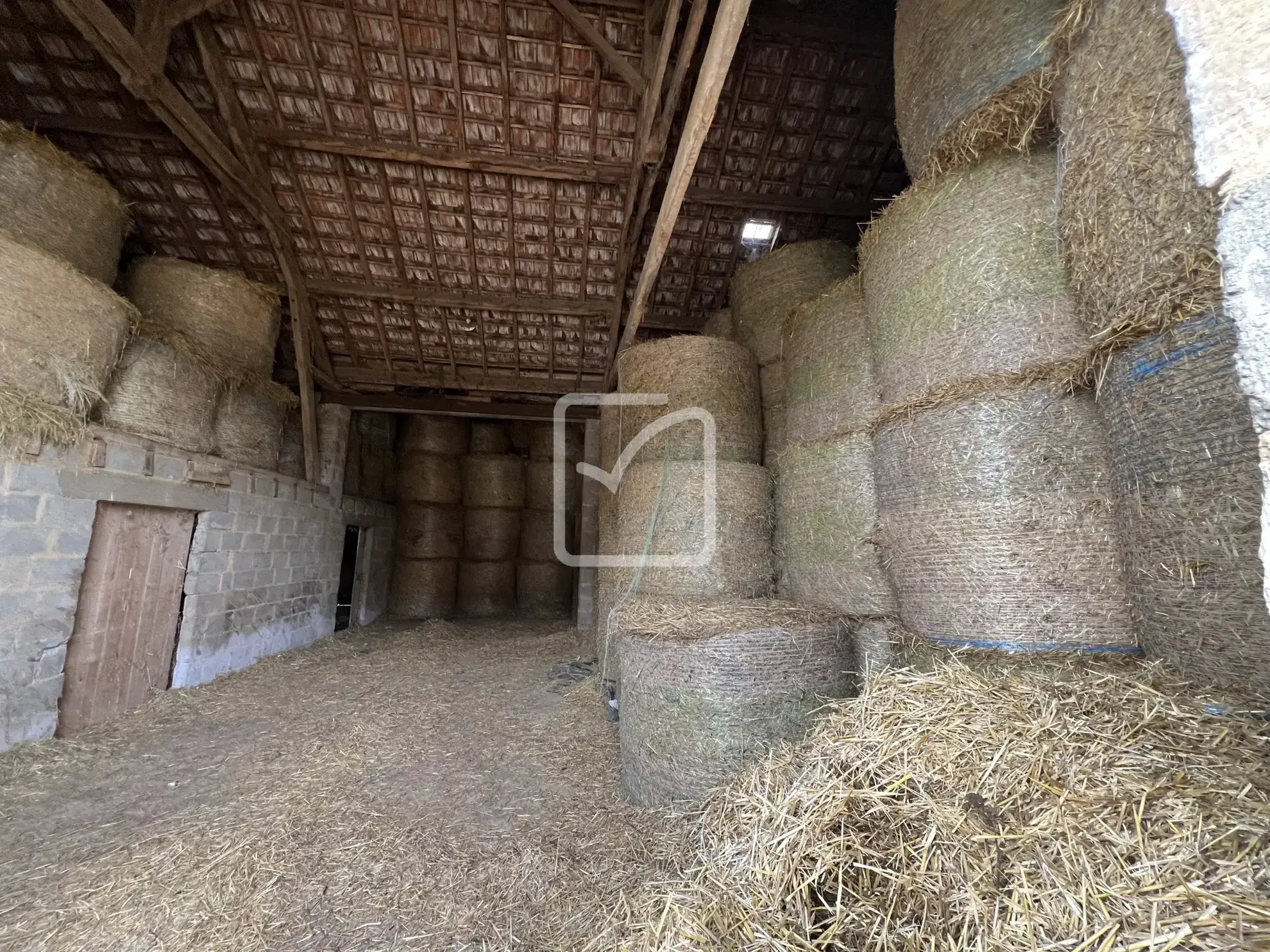 Grange à rénover de 200 m² à La Dornac 