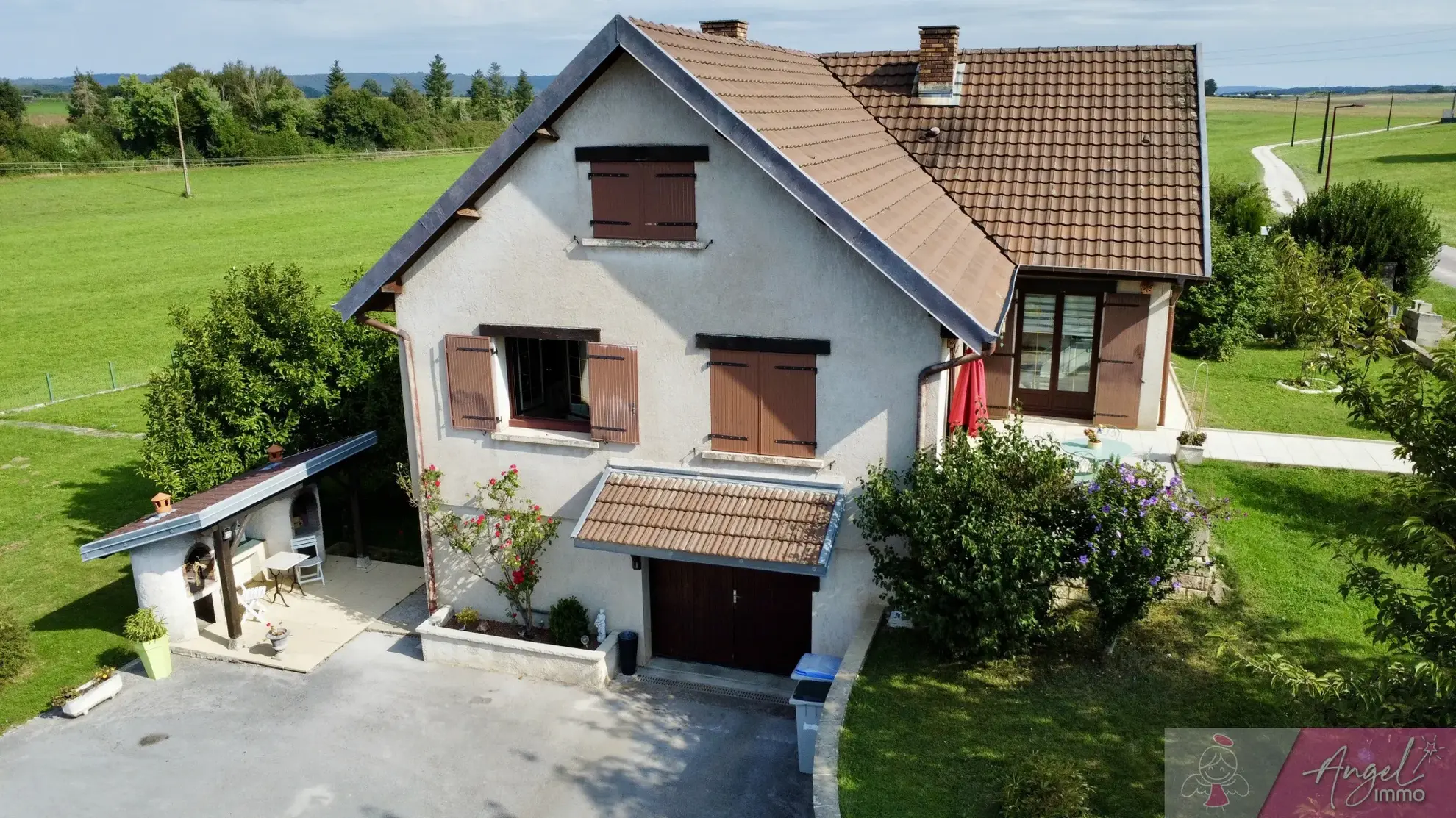 Maison sur sous-sol à Lavangeot, 95 m² habitable 