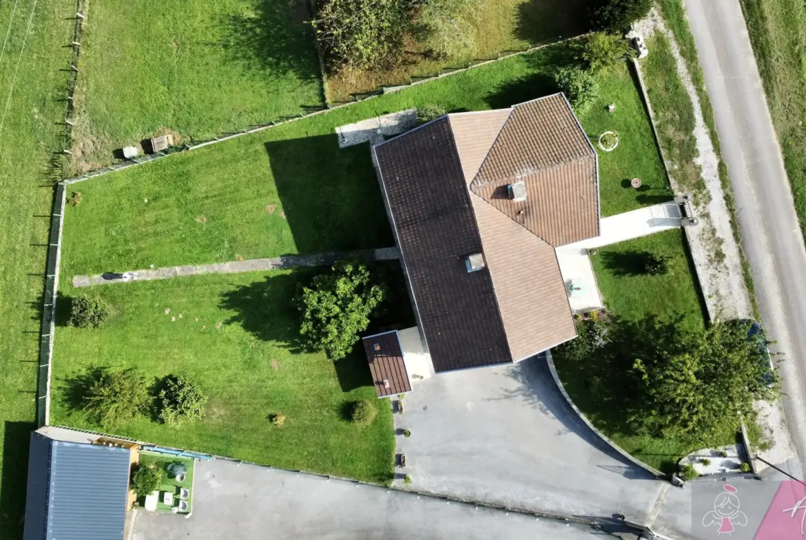Maison sur sous-sol à Lavangeot, 95 m² habitable 