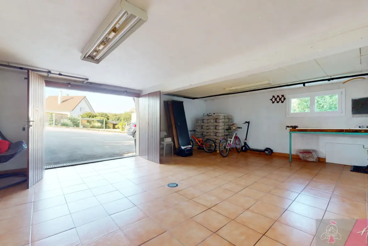 Maison sur sous-sol à Lavangeot, 95 m² habitable 