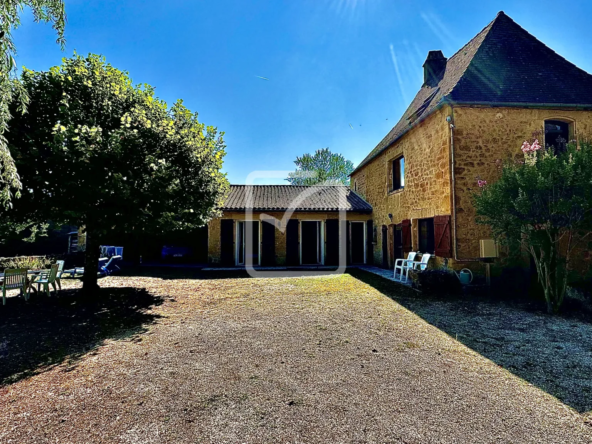 Maison en pierre avec jardin à St Cirq Madelon - Charme et Authenticité 