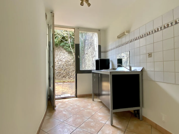 Studio en vente avec terrasse et cour privative à Saint-Vallier 
