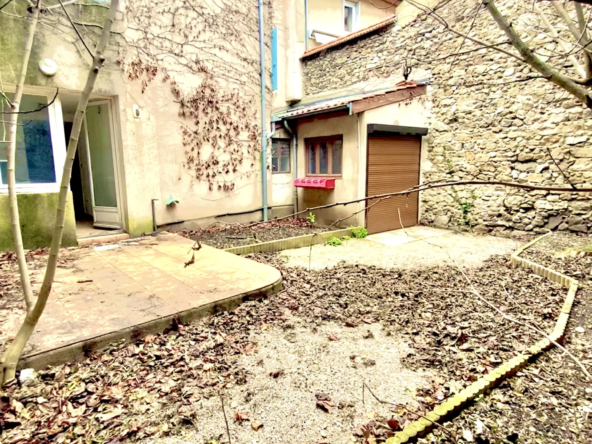 Studio en vente avec terrasse et cour privative à Saint-Vallier 