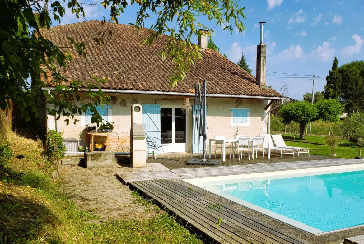 Maison chaleureuse et lumineuse à Bazas avec piscine 