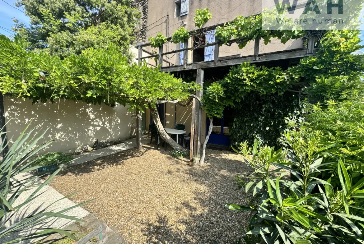 Vente Maison de Village 5 Pièces à Cabrières, 34800 