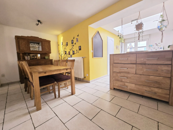 À Vendre : Maison 3 Chambres avec Jardin et Double Garage à Pérenchies 