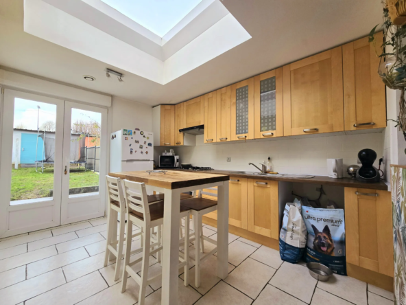 À Vendre : Maison 3 Chambres avec Jardin et Double Garage à Pérenchies 