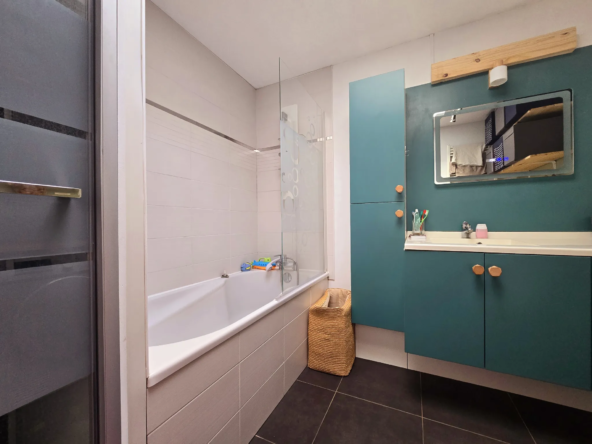 À Vendre : Maison 3 Chambres avec Jardin et Double Garage à Pérenchies 