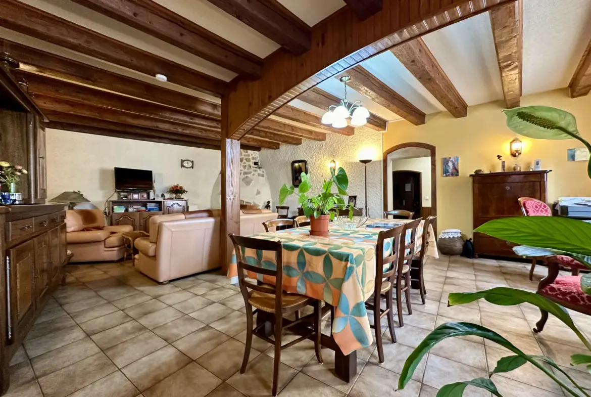 Maison vigneronne à vendre à Aubière - 4 chambres, garage, cour 