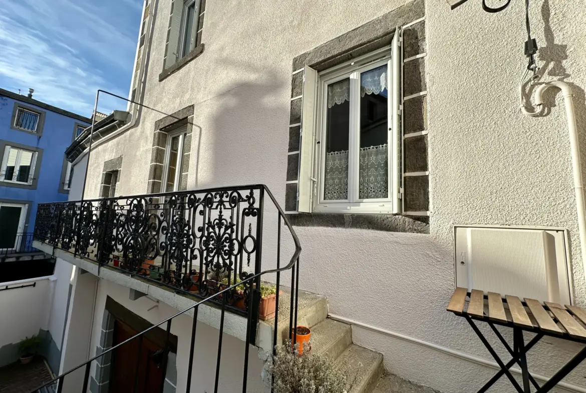 Maison vigneronne à vendre à Aubière - 4 chambres, garage, cour 