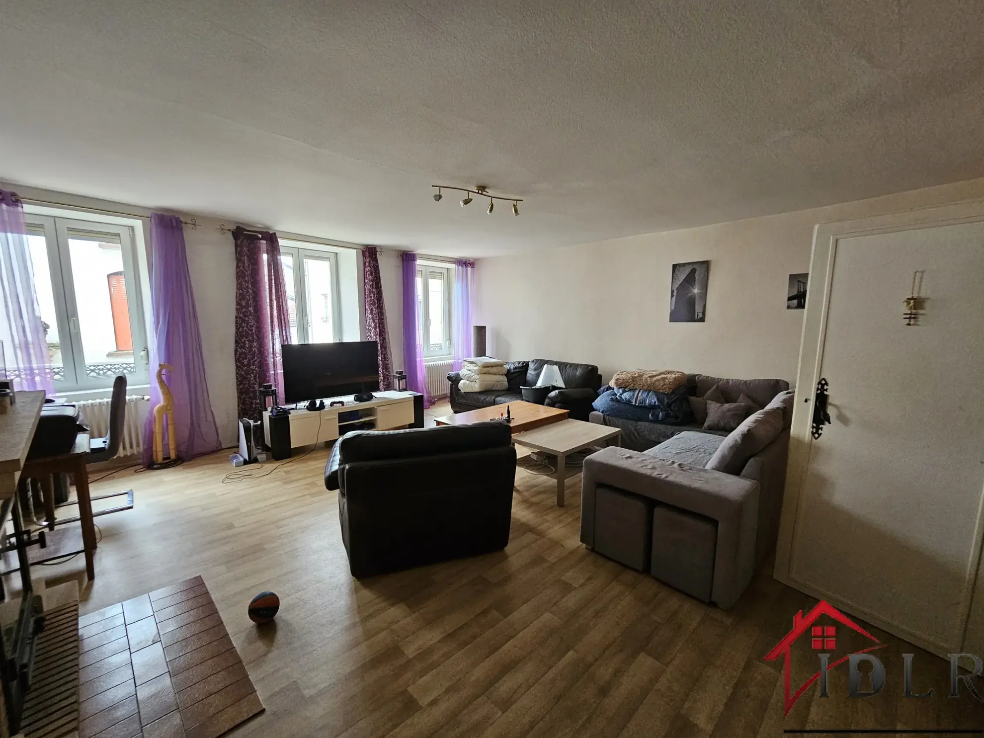Immeuble d'habitation avec unité commerciale à Bourbonnes-les-Bains 