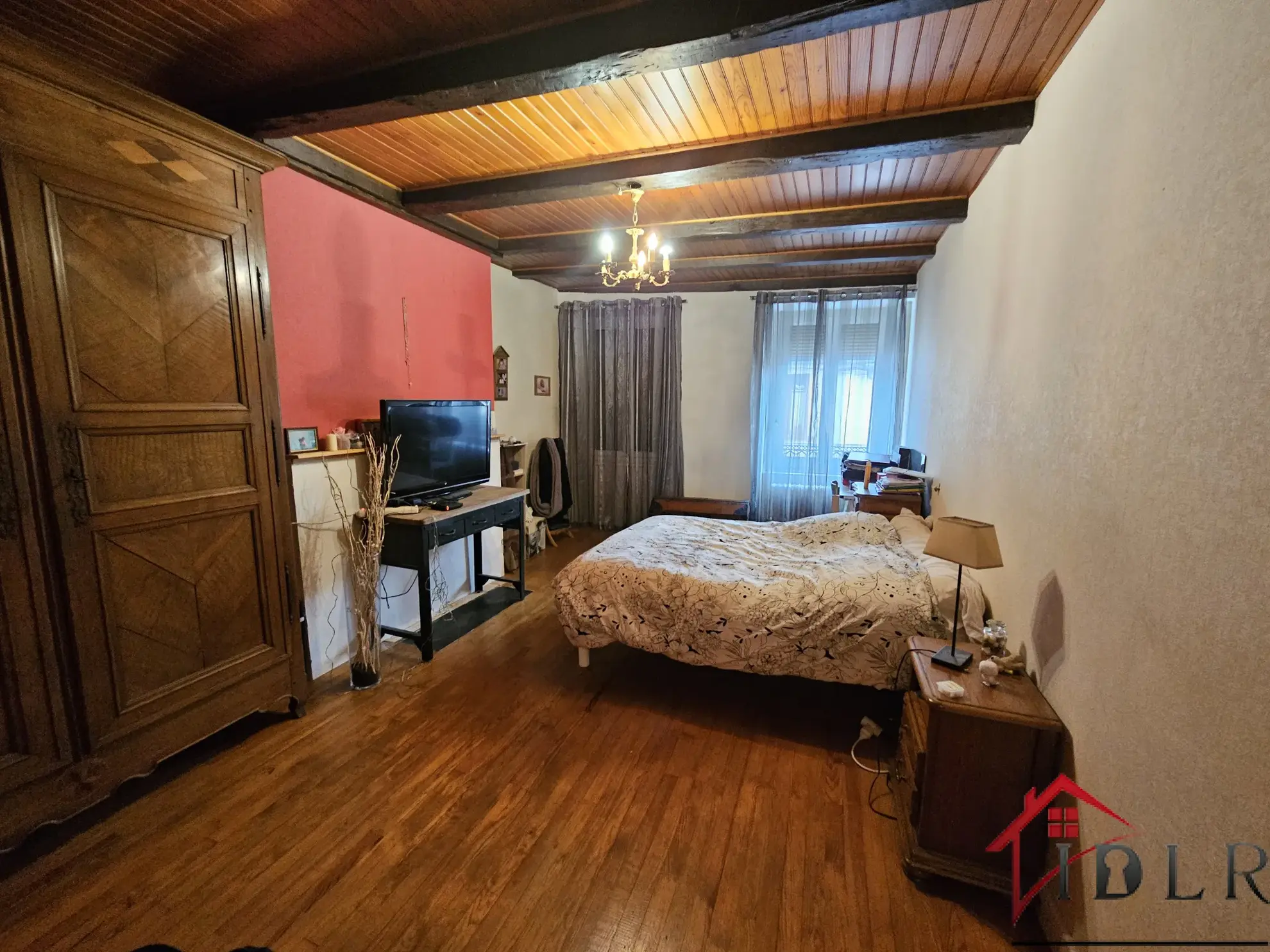Immeuble d'habitation avec unité commerciale à Bourbonnes-les-Bains 