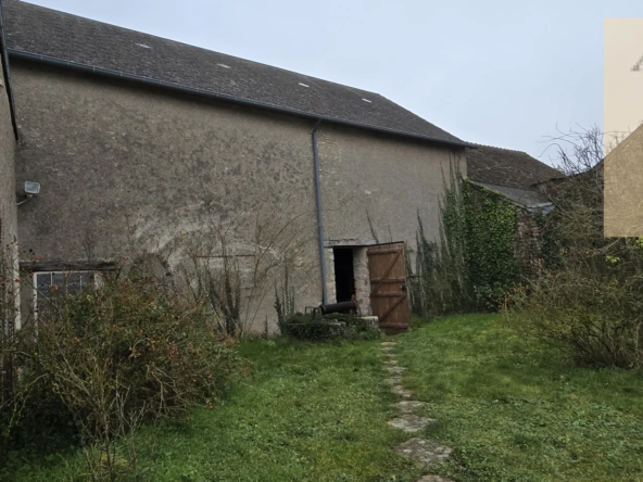 Maison de Ville à Oucques avec Grange et Jardin 
