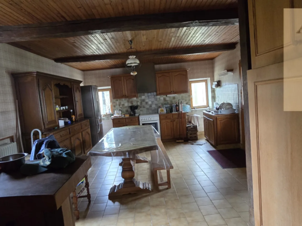 Maison de Ville à Oucques avec Grange et Jardin 
