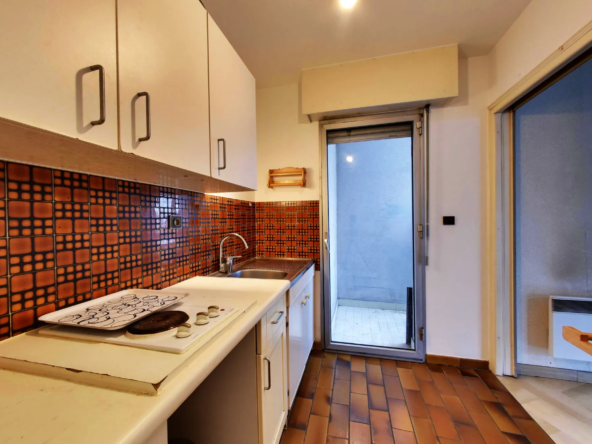 À vendre : Appartement T1 avec terrasse et parking à Grenoble 