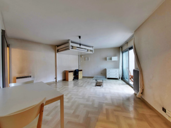 À vendre : Appartement T1 avec terrasse et parking à Grenoble 