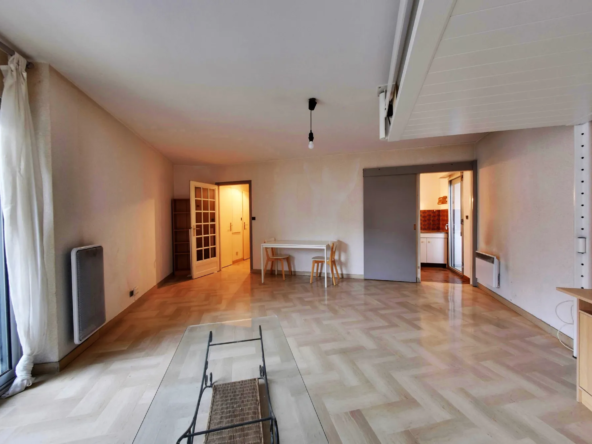 À vendre : Appartement T1 avec terrasse et parking à Grenoble 